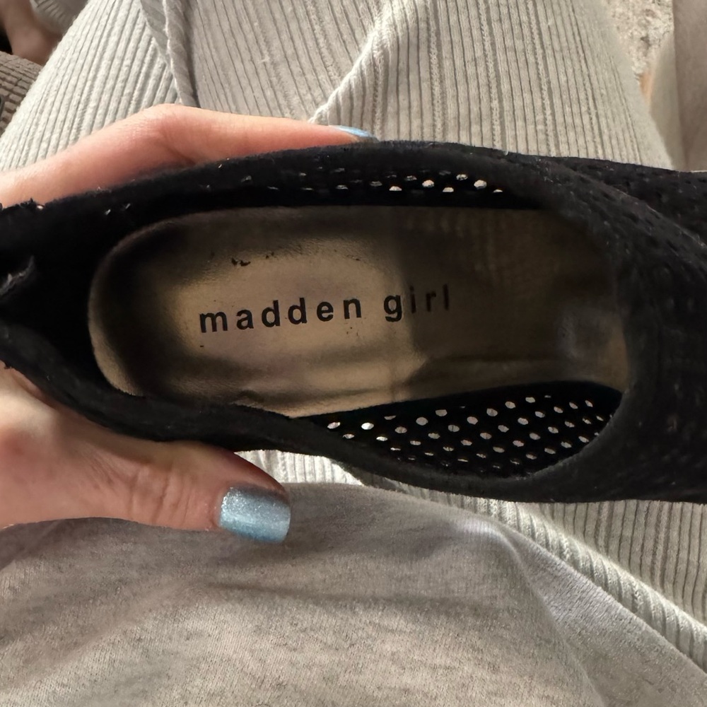 Madden Girl Peep toe mesh suede heel size 9.5 heel is 3.5 inches black - Picture 2 of 11